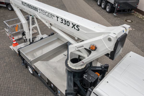 LKW-Arbeitsbühne LK 330 // Max. Arbeitshöhe: 33m – Bild 2